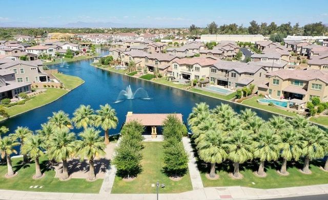 948 W Yosemite Drive, Chandler, AZ 85248