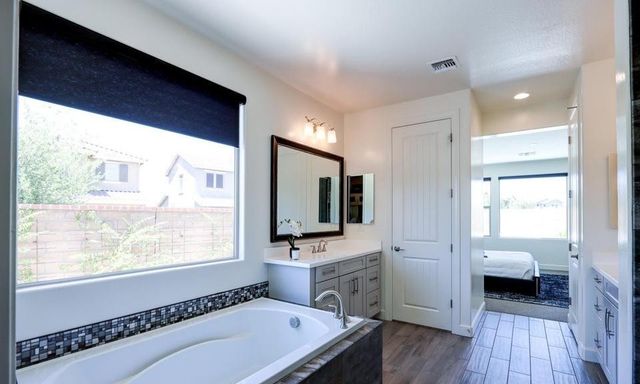 948 W Yosemite Drive, Chandler, AZ 85248