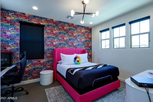 948 W Yosemite Drive, Chandler, AZ 85248