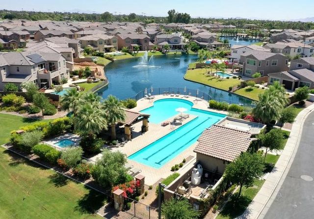 948 W Yosemite Drive, Chandler, AZ 85248