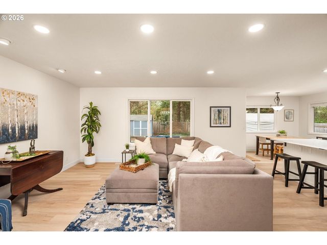 964 Se 54TH Ave, Hillsboro, OR 97123