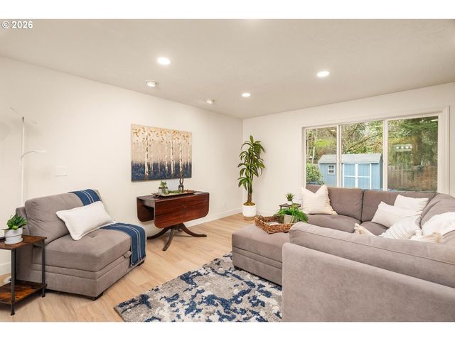 964 Se 54TH Ave, Hillsboro, OR 97123