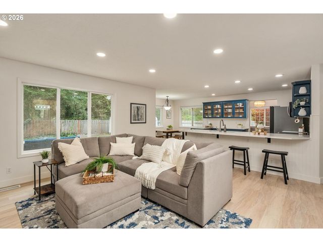 964 Se 54TH Ave, Hillsboro, OR 97123