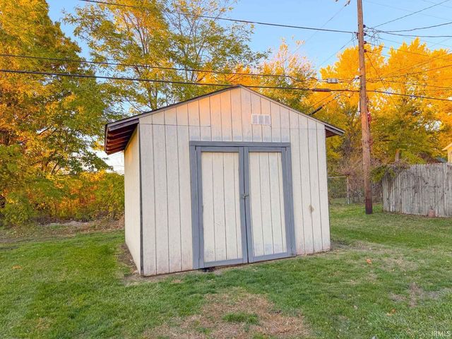 1317 W Indiana Ave, South Bend, IN 46613