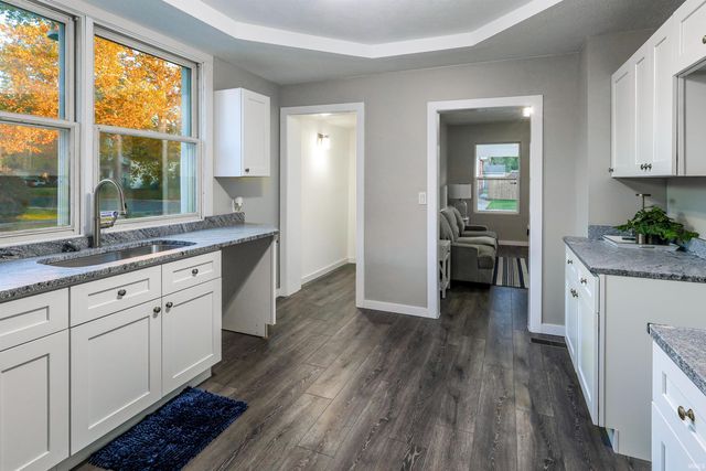 1317 W Indiana Ave, South Bend, IN 46613