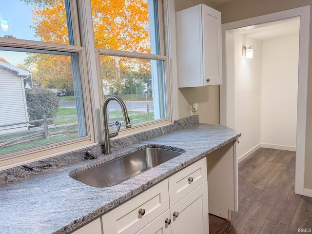 1317 W Indiana Ave, South Bend, IN 46613