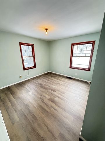 99 Vanderveen Avenue, Holland, MI 49424