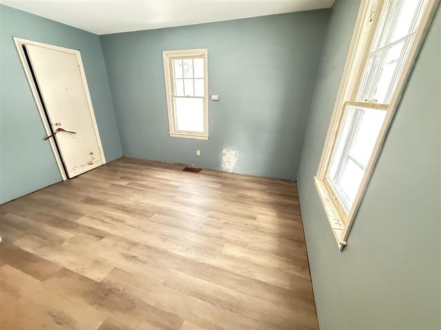 99 Vanderveen Avenue, Holland, MI 49424