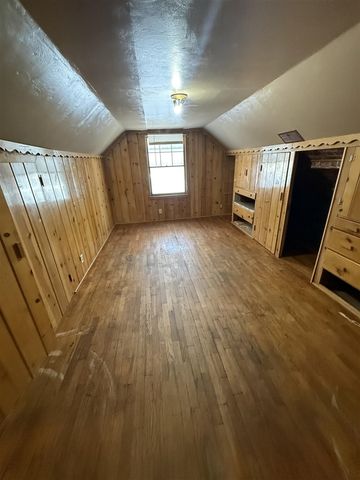 99 Vanderveen Avenue, Holland, MI 49424