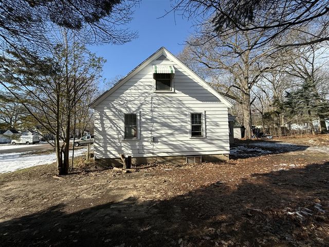 99 Vanderveen Avenue, Holland, MI 49424