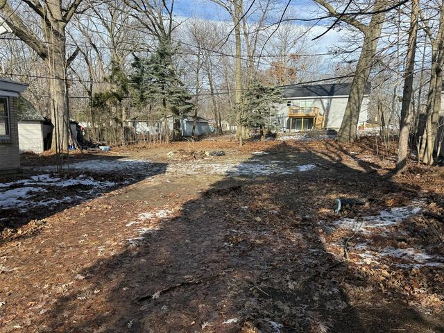 99 Vanderveen Avenue, Holland, MI 49424