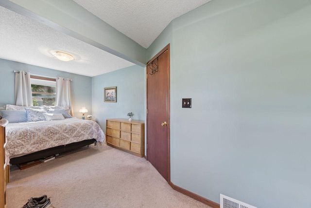 7181 Lakeview Drive, Circle Pines, MN 55014