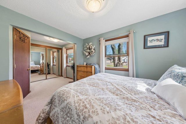 7181 Lakeview Drive, Circle Pines, MN 55014