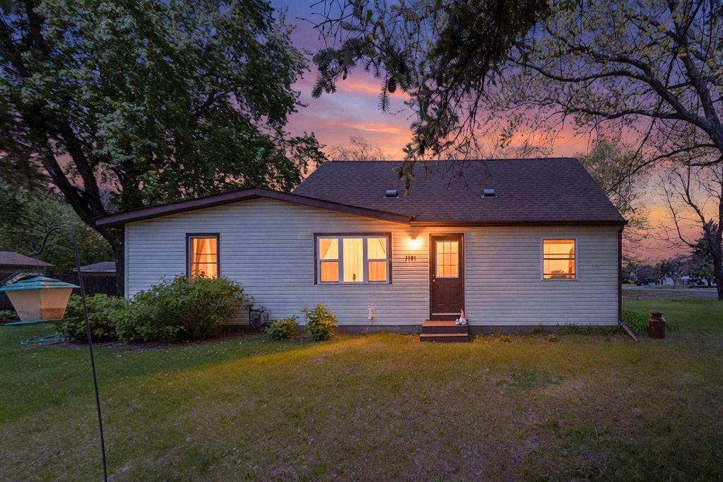 7181 Lakeview Drive, Circle Pines, MN 55014