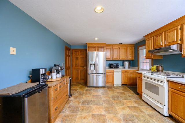 353 Birchbark Drive, Hanson, MA 02341