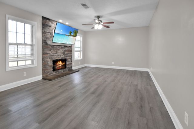 1277 Eagles View Drive, Clarksville, TN 37040