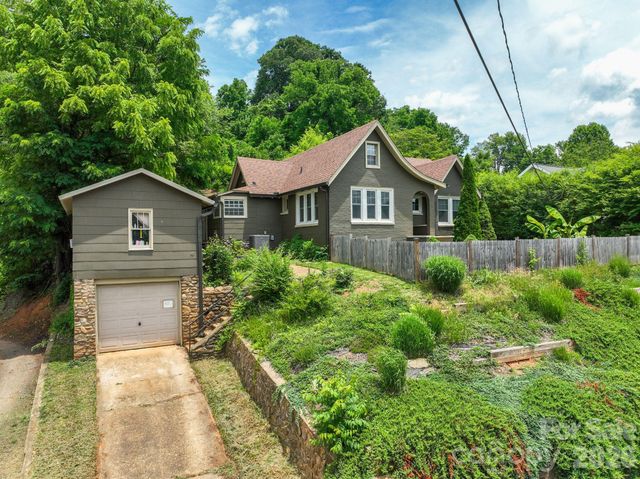 385 Pisgah Drive, Canton, NC 28716
