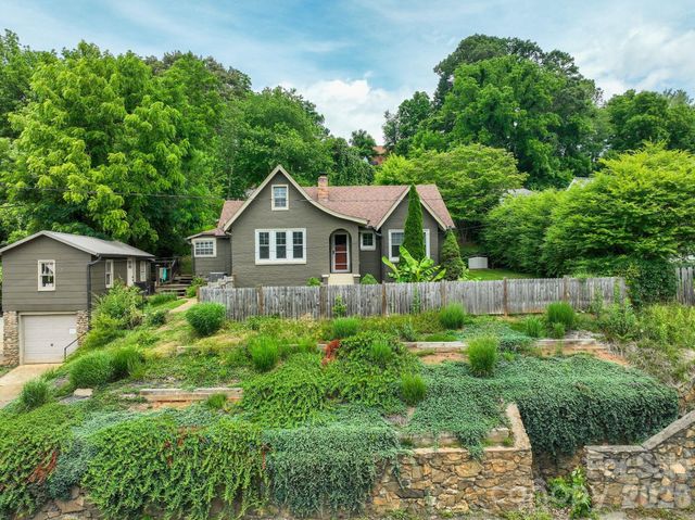 385 Pisgah Drive, Canton, NC 28716