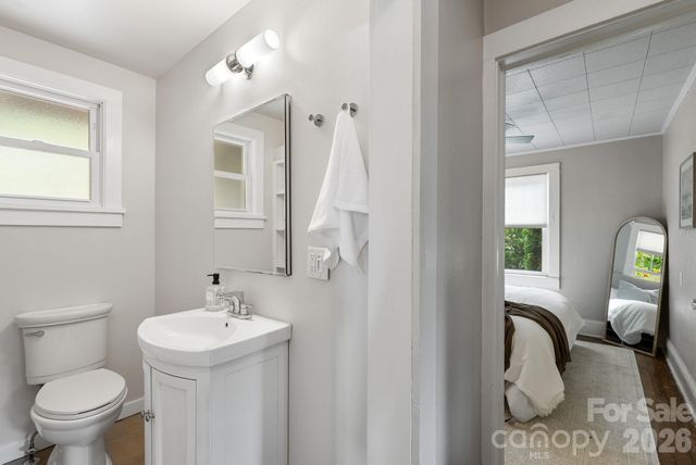 385 Pisgah Drive, Canton, NC 28716