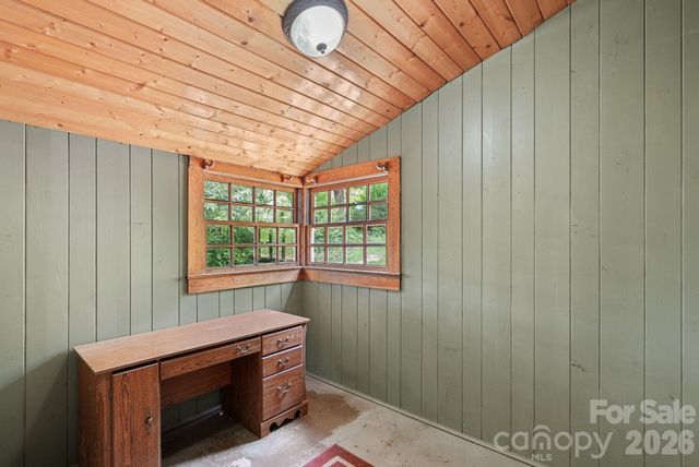 385 Pisgah Drive, Canton, NC 28716
