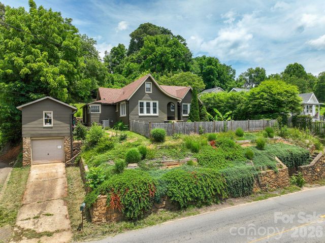 385 Pisgah Drive, Canton, NC 28716