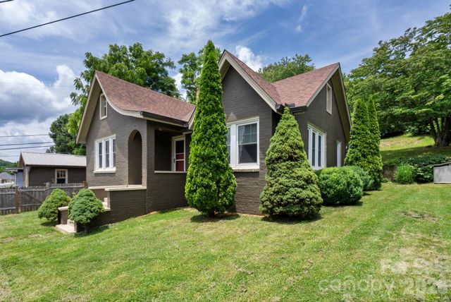 385 Pisgah Drive, Canton, NC 28716