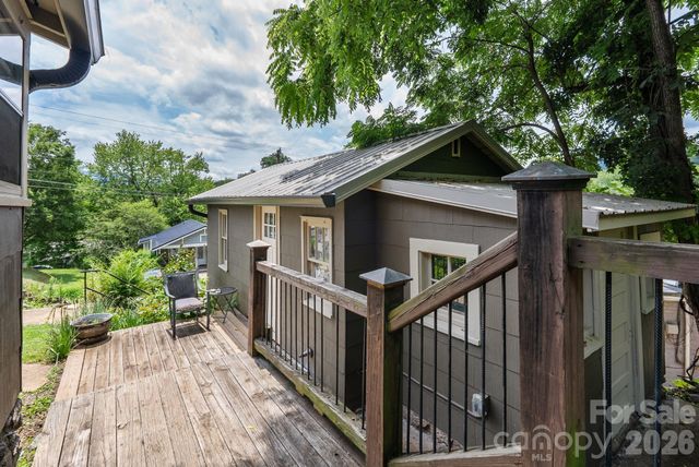 385 Pisgah Drive, Canton, NC 28716