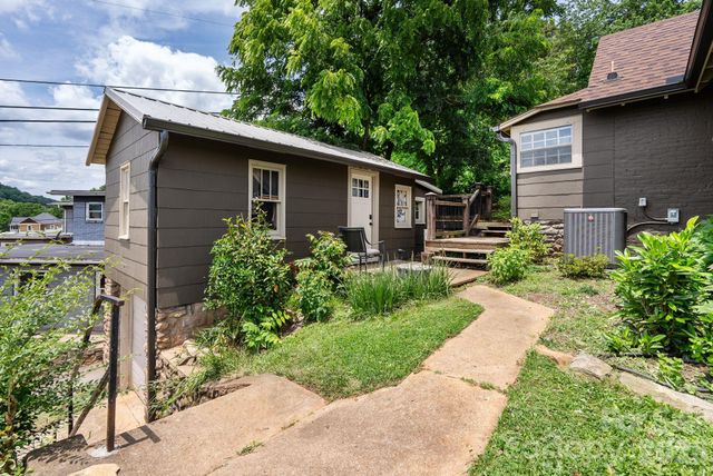 385 Pisgah Drive, Canton, NC 28716