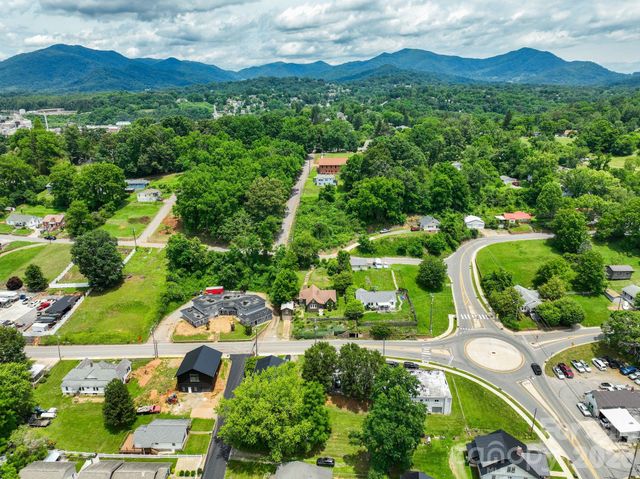 385 Pisgah Drive, Canton, NC 28716