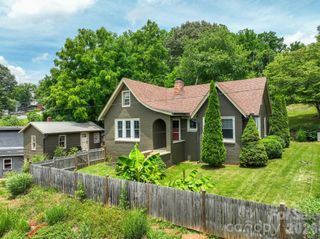 385 Pisgah Drive, Canton, NC 28716