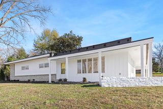 400 N Pawnee Dr, Springfield, TN 37172