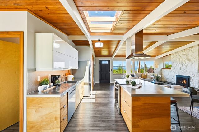 829 Brokaw Road, Camano Island, WA 98282