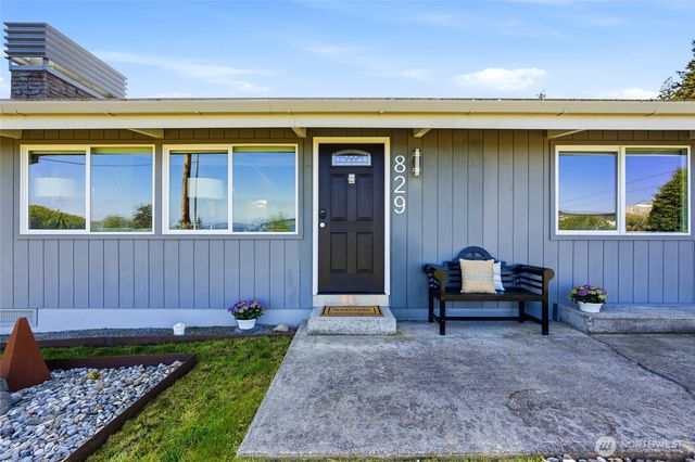 829 Brokaw Road, Camano Island, WA 98282