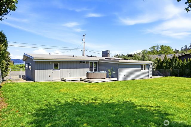 829 Brokaw Road, Camano Island, WA 98282