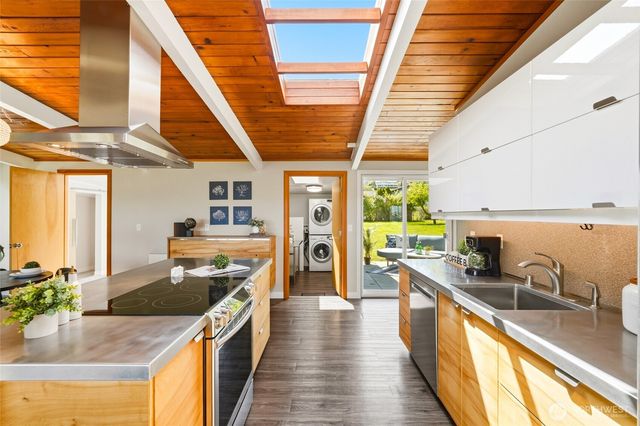 829 Brokaw Road, Camano Island, WA 98282