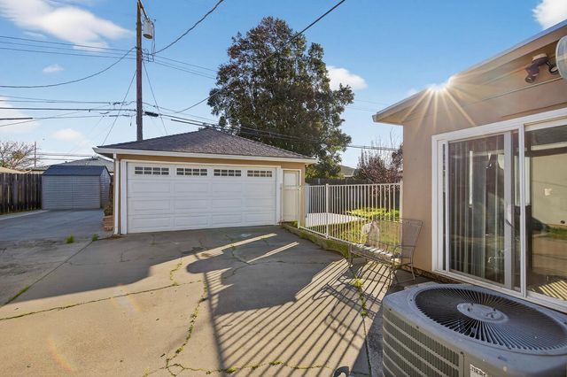 1424 Graffigna Ave, Lodi, CA 95242