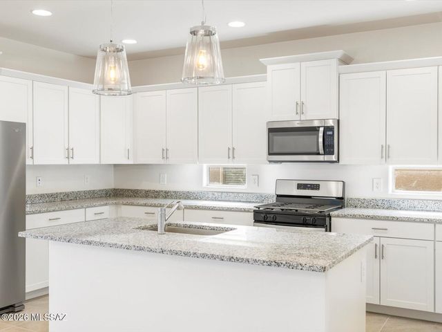 7348 S Gray Jay Drive, Tucson, AZ 85747