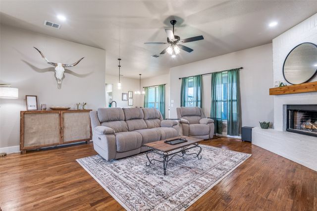 1777 Ryder Lee Lane, Waxahachie, TX 75165