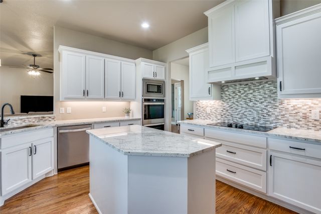 1777 Ryder Lee Lane, Waxahachie, TX 75165