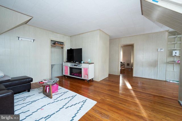 1420 PENNSYLVANIA AVE, Berwyn, PA 19312