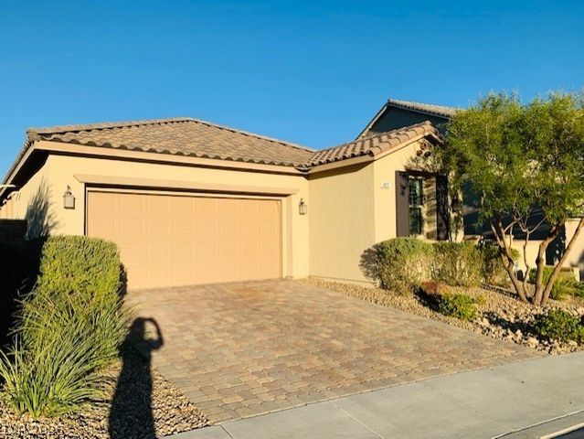 422 Port Reggio Street, Las Vegas, NV 89138