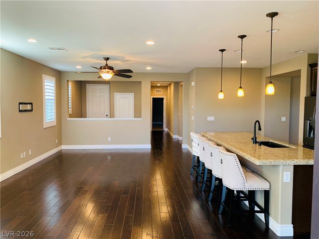 422 Port Reggio Street, Las Vegas, NV 89138