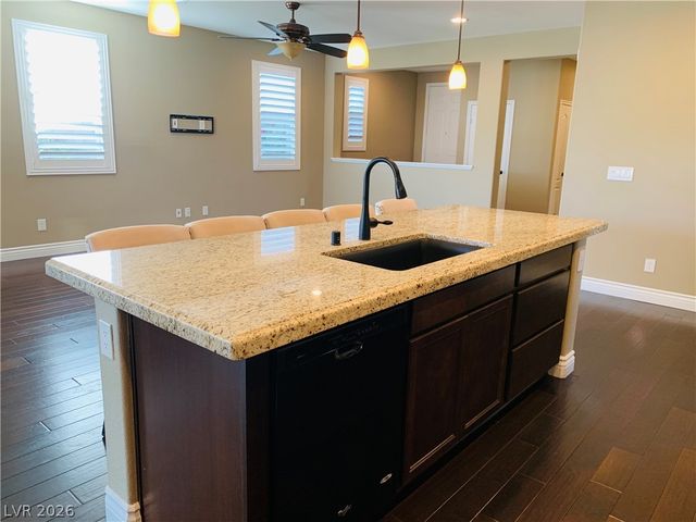422 Port Reggio Street, Las Vegas, NV 89138
