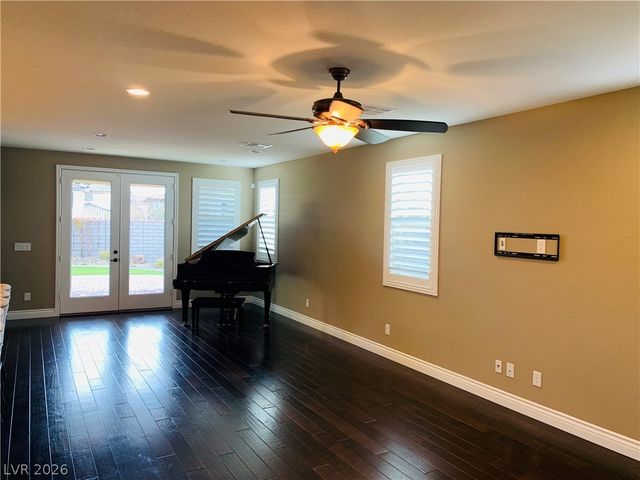 422 Port Reggio Street, Las Vegas, NV 89138