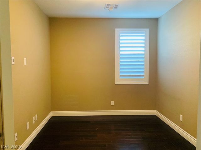 422 Port Reggio Street, Las Vegas, NV 89138