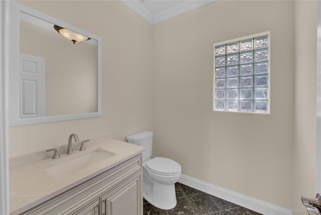 177 Hamlet Drive, Mount Sinai, NY 11766