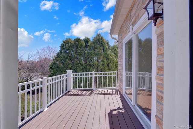 177 Hamlet Drive, Mount Sinai, NY 11766