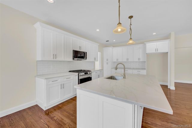 177 Hamlet Drive, Mount Sinai, NY 11766