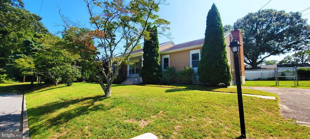 102 E GLENCOVE AVE, Northfield, NJ 08225