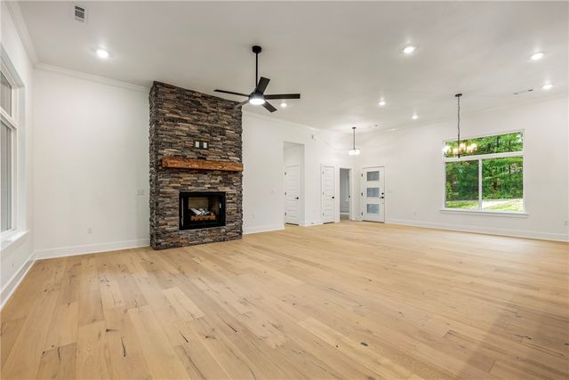 78 Chelmsworth Drive, Bella Vista, AR 72715